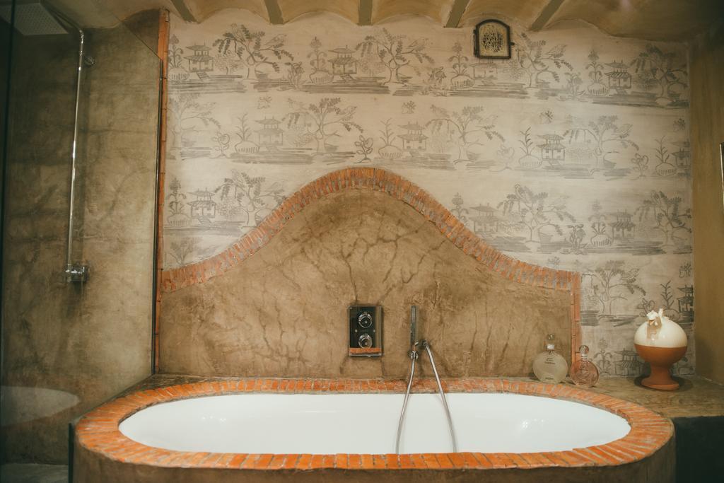 Les Rosees Bed & Breakfast 4*