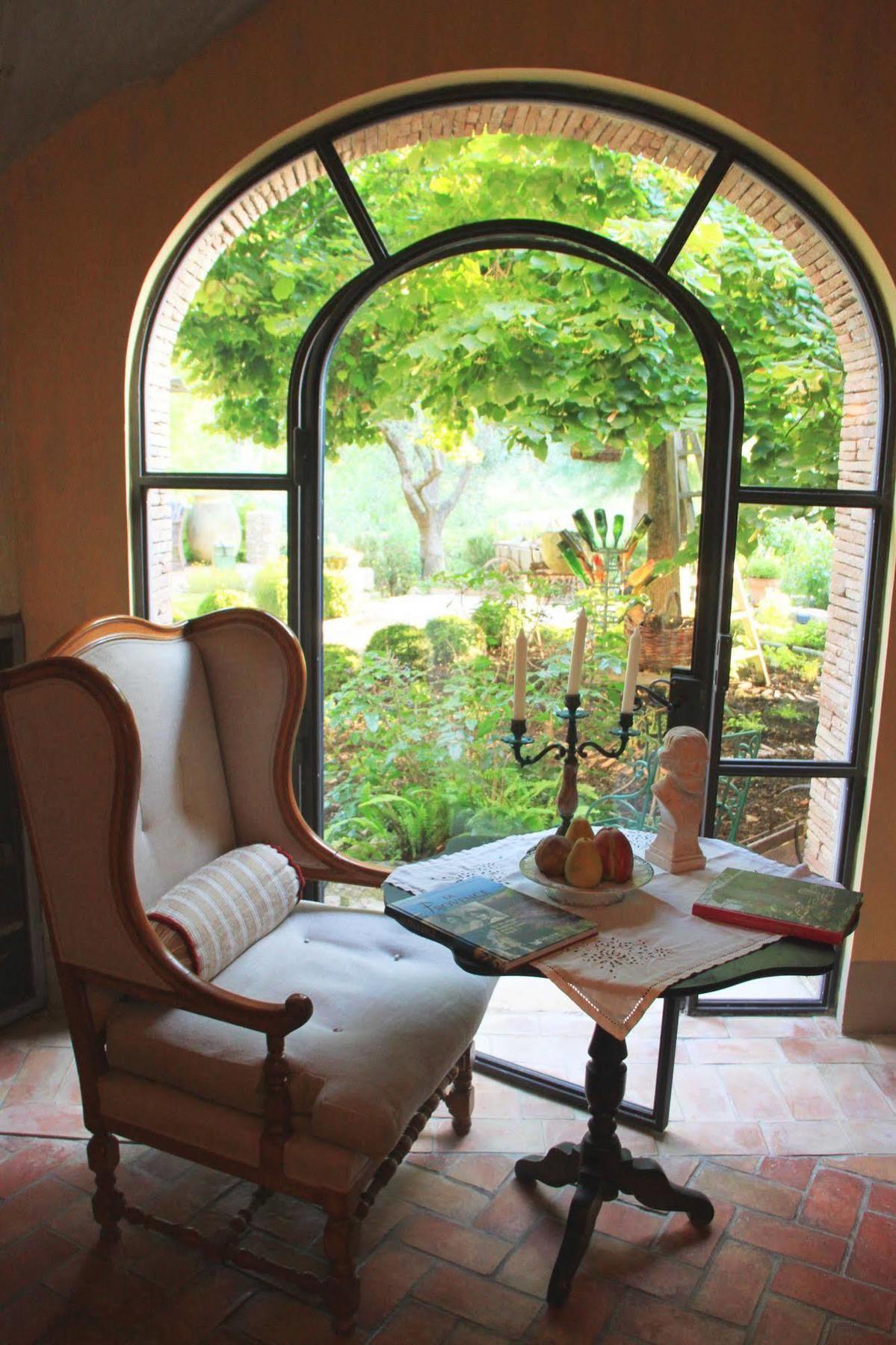 Les Rosees Bed & Breakfast